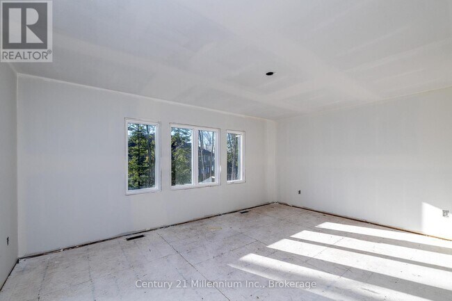 Photo du bâtiment - 18 Steinway St