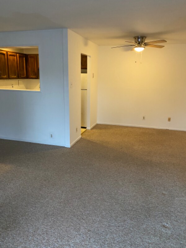 Building Photo - 160 Talbott St
