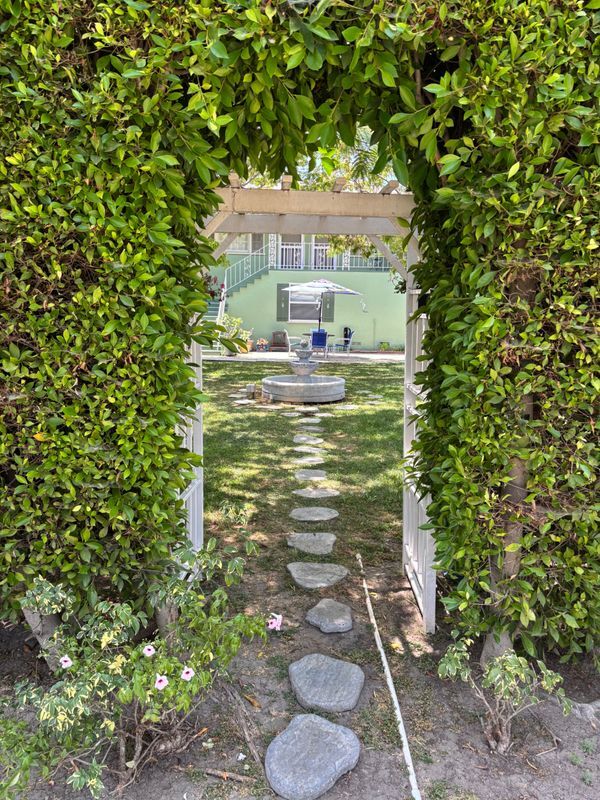 Foto principal - 3547 Gundry Ave