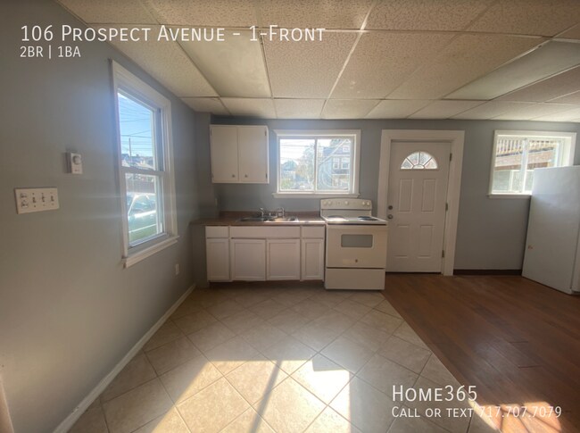 Building Photo - 2 Bedroom, 1 Bathroom Unit Available Now!