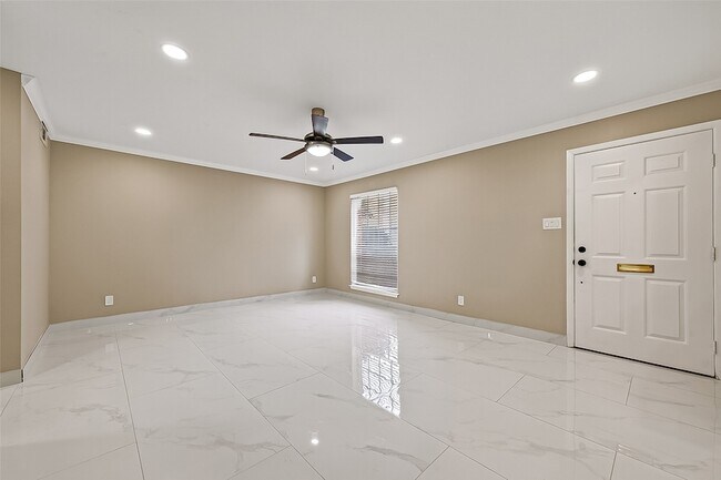 Building Photo - 6649 De Moss Dr