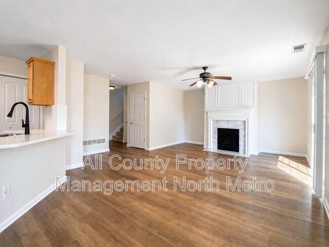 Foto del edificio - 2195 Highland Gate Dr