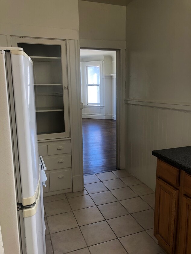 kitchen - 1525 Clay St