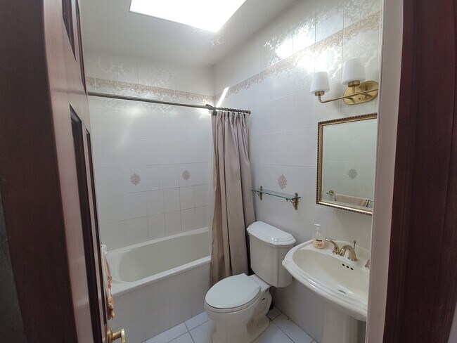 Foto del edificio - 2282 1st St