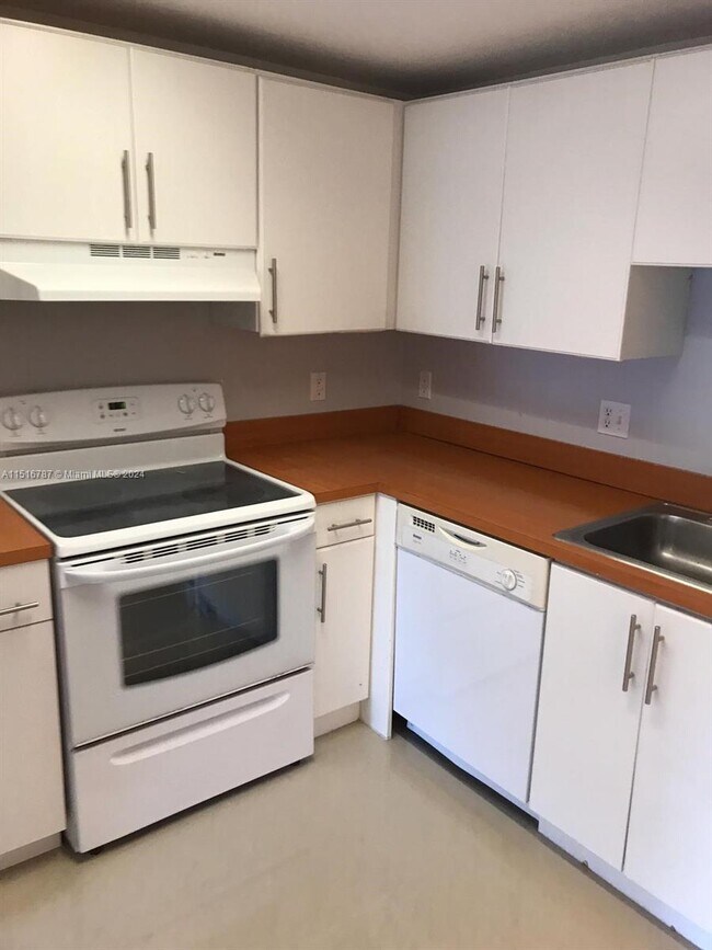 Foto del edificio - 3410 Coral Wy