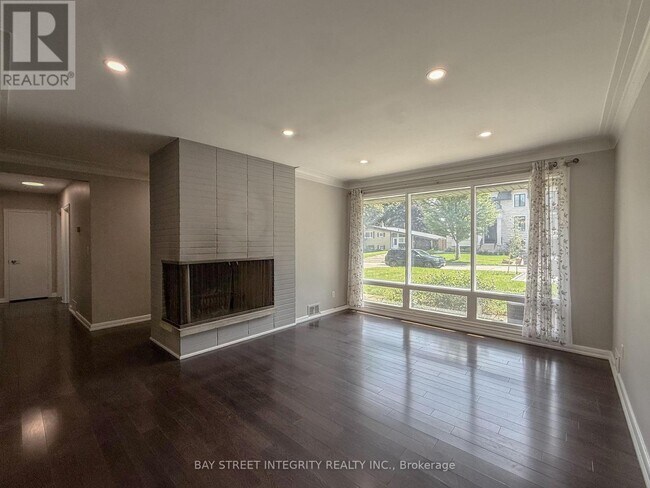 Building Photo - 40 Rippleton Rd