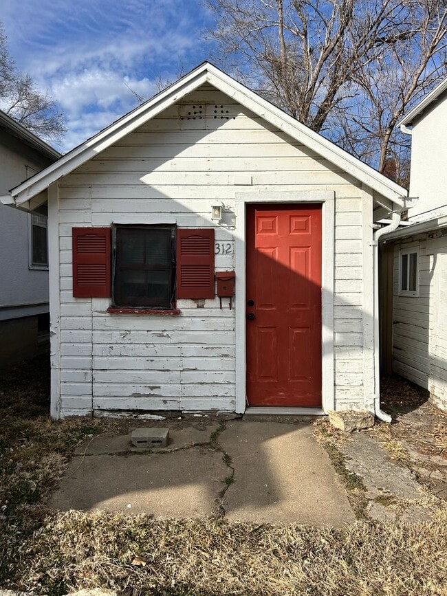 Building Photo - Great Studio, Available Now!