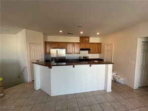 Building Photo - 31 Hudson Canyon St