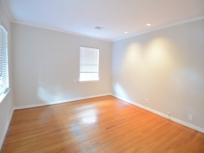 Foto del edificio - 7515 Schiller St