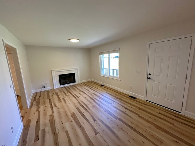 Foto del edificio - 2650 Fairlane Dr