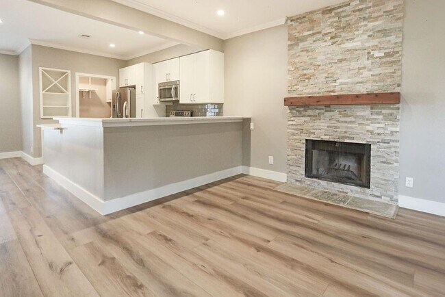 Foto del edificio - 1307 Kinney Ave
