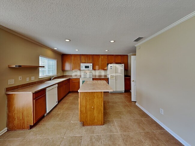 Building Photo - 325 Van Gogh Cir