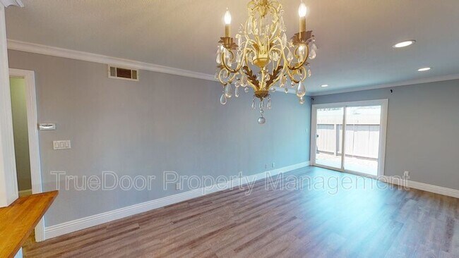 Building Photo - 278 N Wilshire Ave