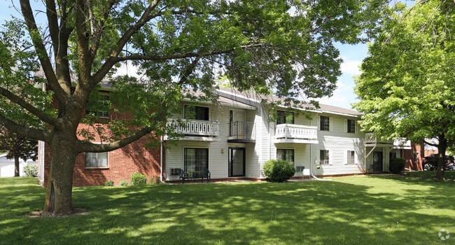 Building Photo - Virginia Village