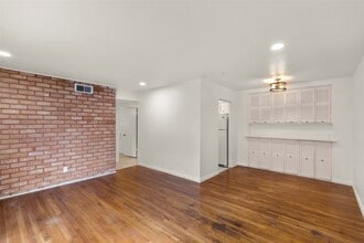 Building Photo - 2229 Mimosa Dr