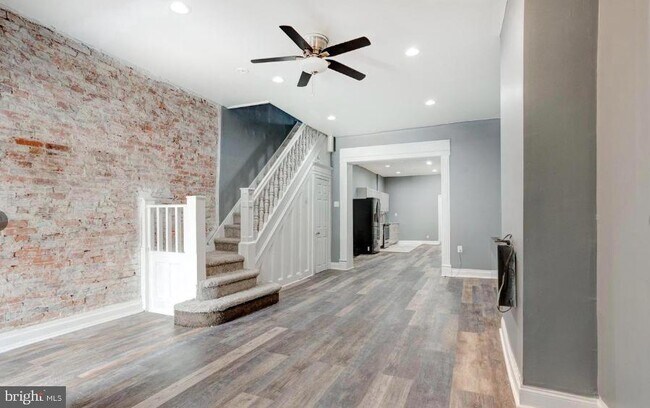Building Photo - 3857 Poplar St