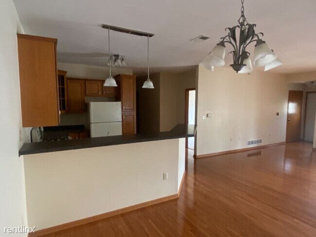 Building Photo - 2 br, 2 bath Condo - 3305 55th Court