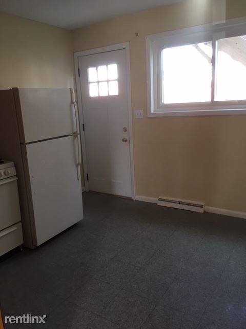 Building Photo - 2 br, 1 bath  - 215 Fairfield St Apt L1