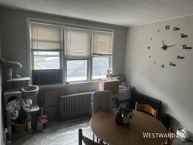 Foto del edificio - 3048 N Drake Ave