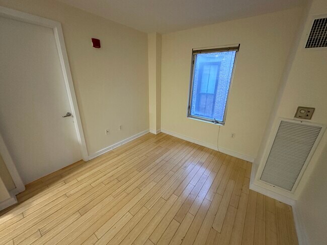 Foto del edificio - 25 Lagrange St