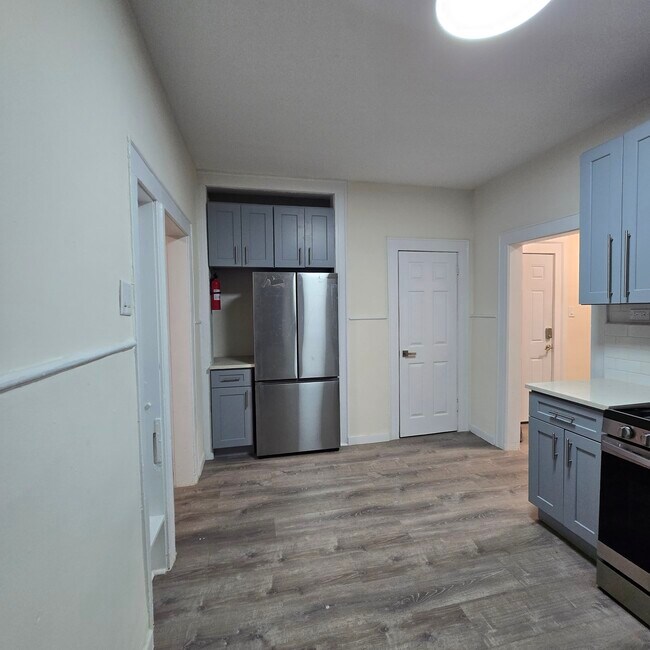 Building Photo - 110 Schley St