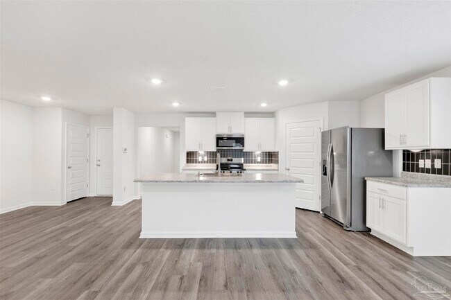 Foto del edificio - 6304 Firefly Dr