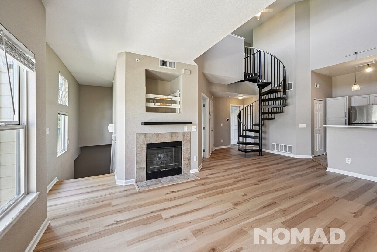 Spacious 3-Bed, 2-Bath Townhome with Garag... - Spacious 3-Bed, 2-Bath Townhome with Garag...
