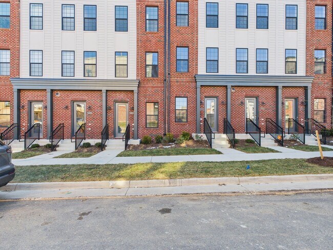 Foto del edificio - 13211 Garland Ln