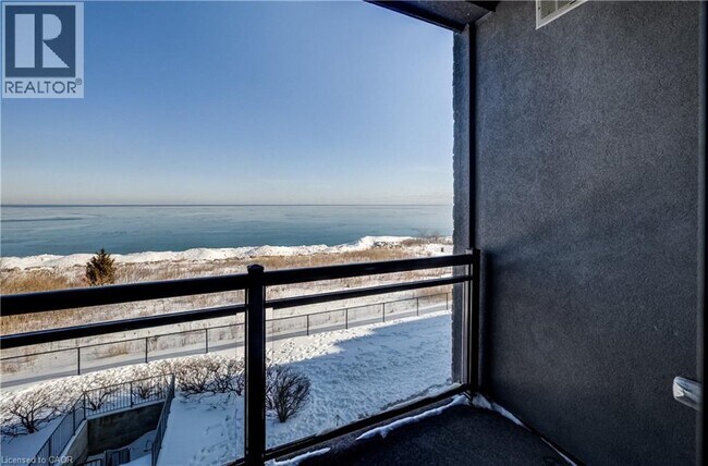 Photo du bâtiment - 35 Southshore Cres