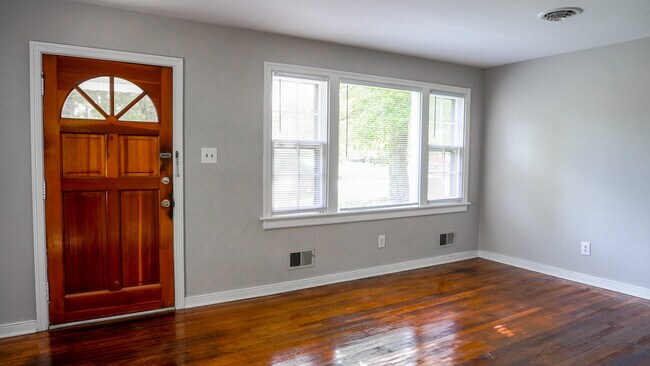 Foto del edificio - 1710 Glenview Rd