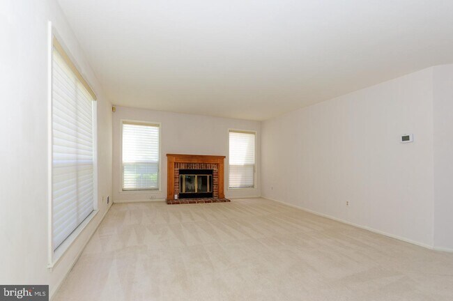Building Photo - 6 Aldgate Ct