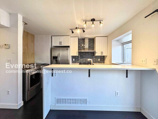 Foto del edificio - 9694 W Chatfield Ave