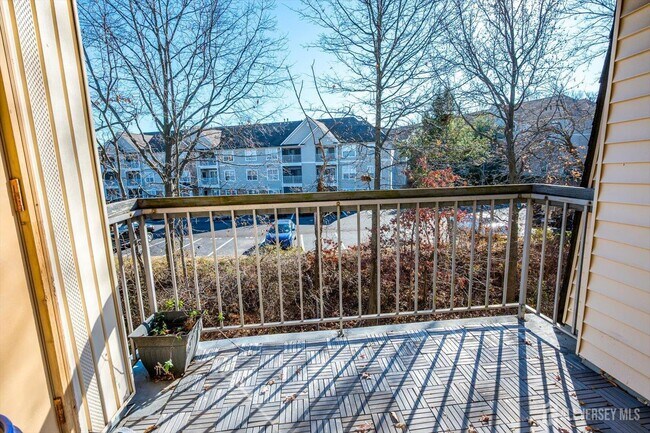 Foto del edificio - 1512 Green Hollow Dr