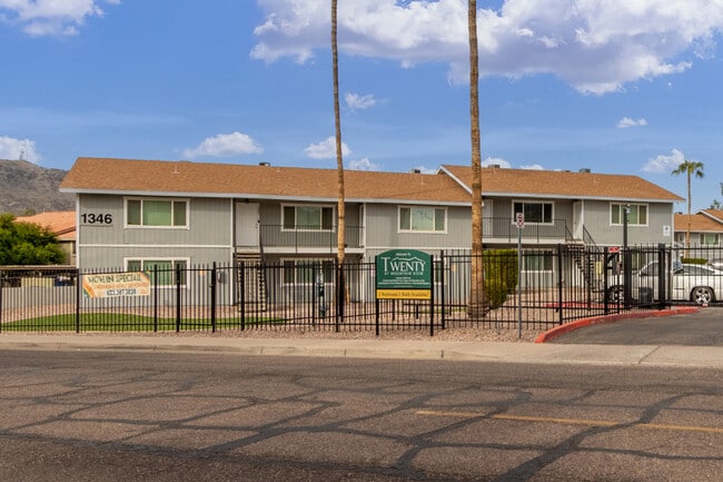 Building Photo - 1346 E Mountain View Rd