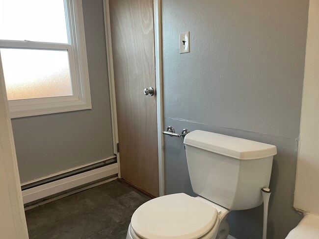 Building Photo - 114 14th St N