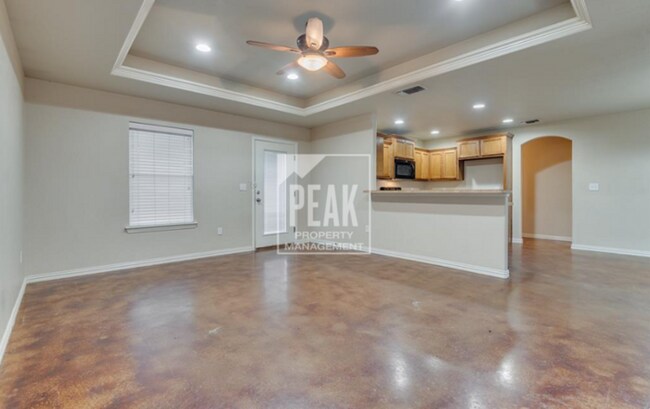 Building Photo - Beautiful Home for Rent in Weatherford TX