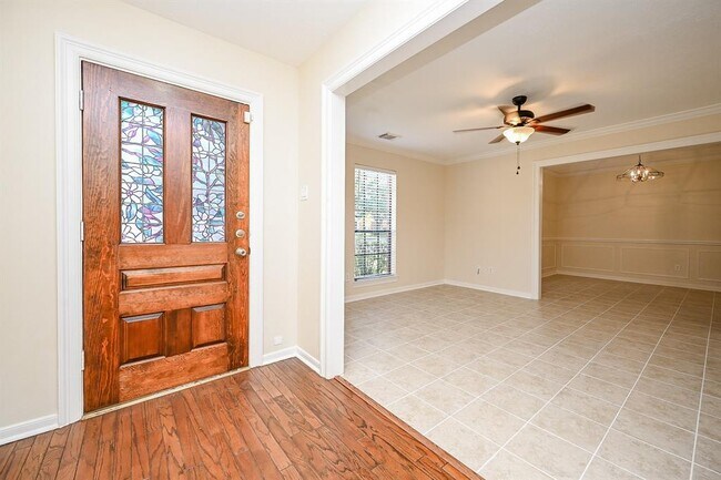 Building Photo - 3518 Woodbine Pl
