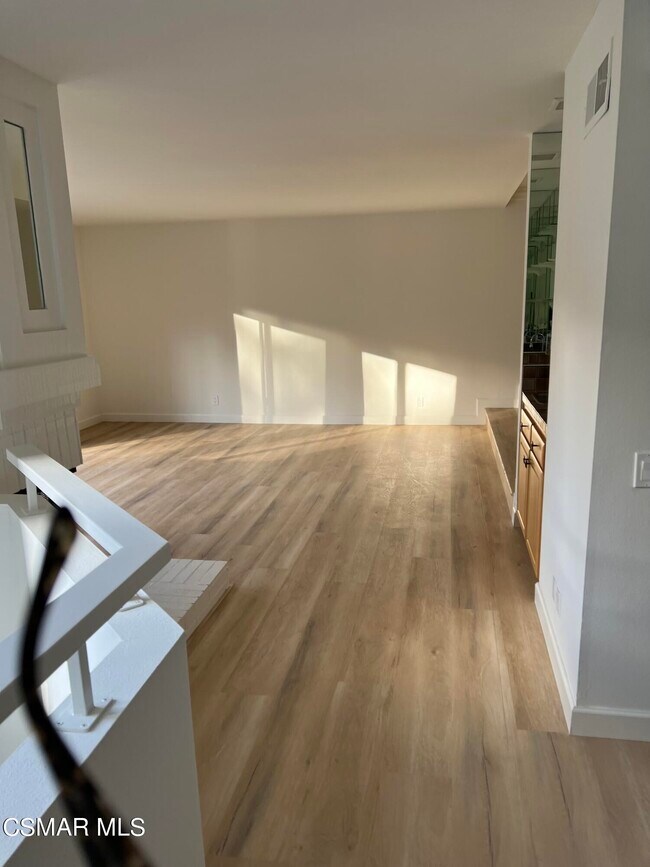 Foto del edificio - 1423 N View Dr