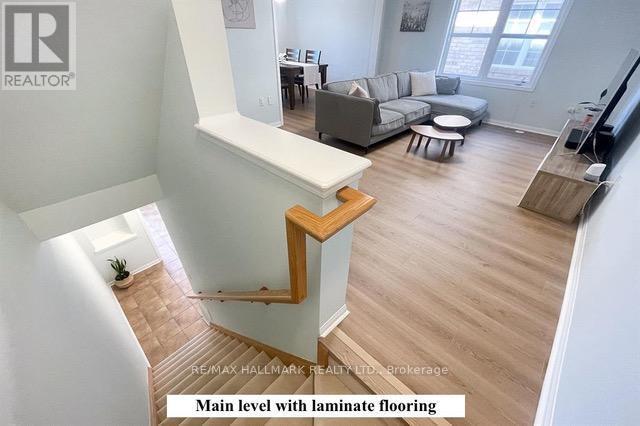 Photo du bâtiment - 925 Hasselfeldt Heights