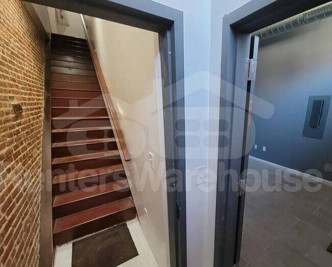 Photo - 1421 W Baltimore St House