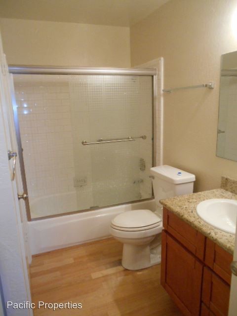 Building Photo - 1 br, 1 bath House - 16 Conifer Square