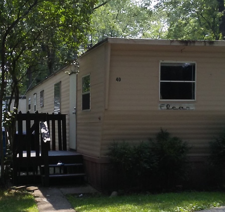 Primary Photo - 40 Shell Dr