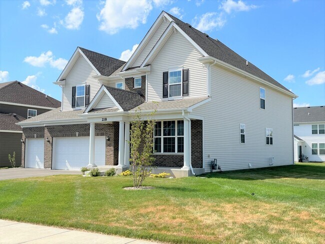 Foto del edificio - 218 Rhinebeck Wy