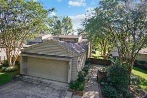 Building Photo - 587 Beau Chene Dr