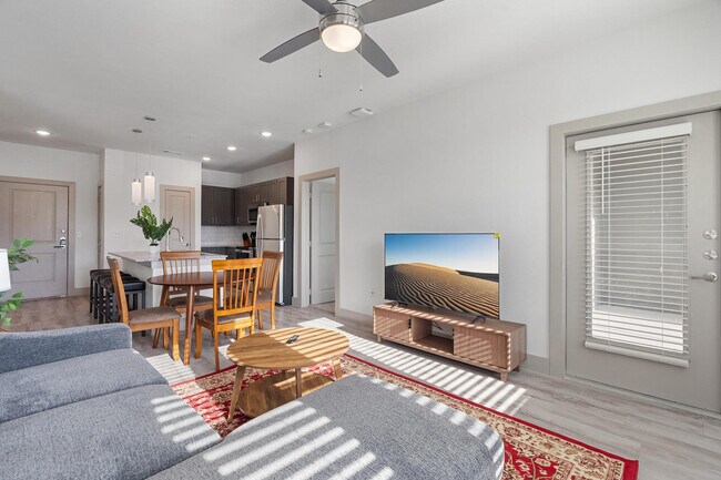 Foto del edificio - 12100 1/2 Ferrystone Glen Drive-FL3-ID1240331P