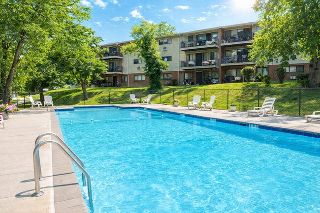 Building Photo - WaterView Living