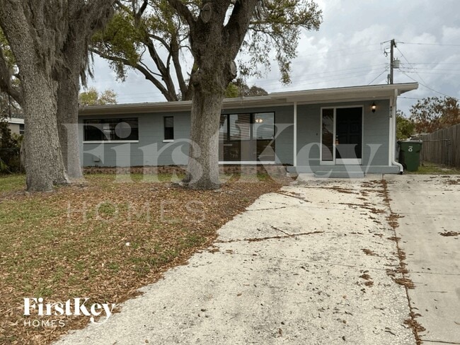 Building Photo - 8020 N Ola Ave