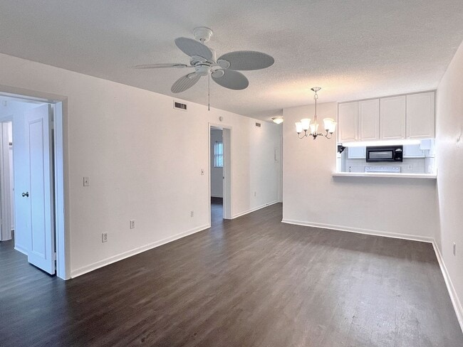 Foto del edificio - Two-Bedroom Condo in Winter Haven