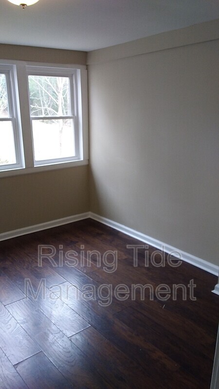 Foto del edificio - 656 Calahan Rd