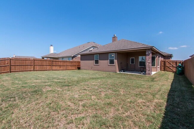 Building Photo - 4704 Shagbark Dr